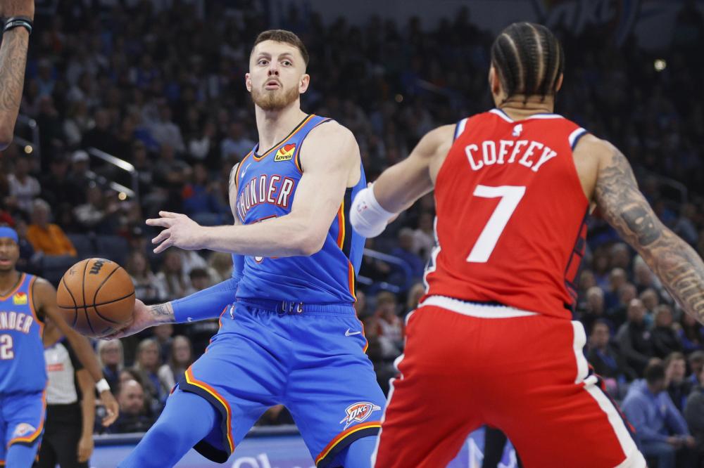 一位在赛场 一位在赛场